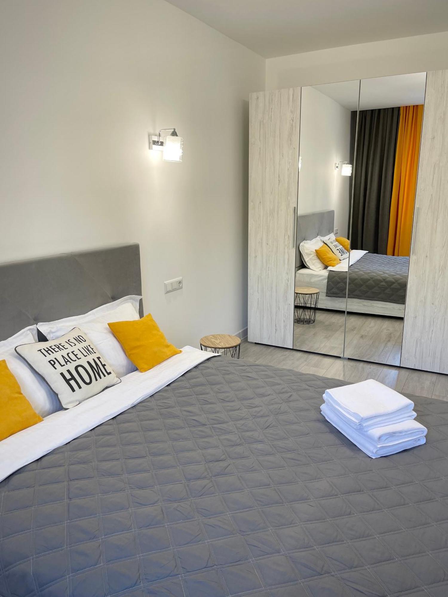 Sunny Home Apartments Апартаменти У Новобудові Поряд Медичний Центр Angelholm Дуже Чисто! Çernivtsi Dış mekan fotoğraf