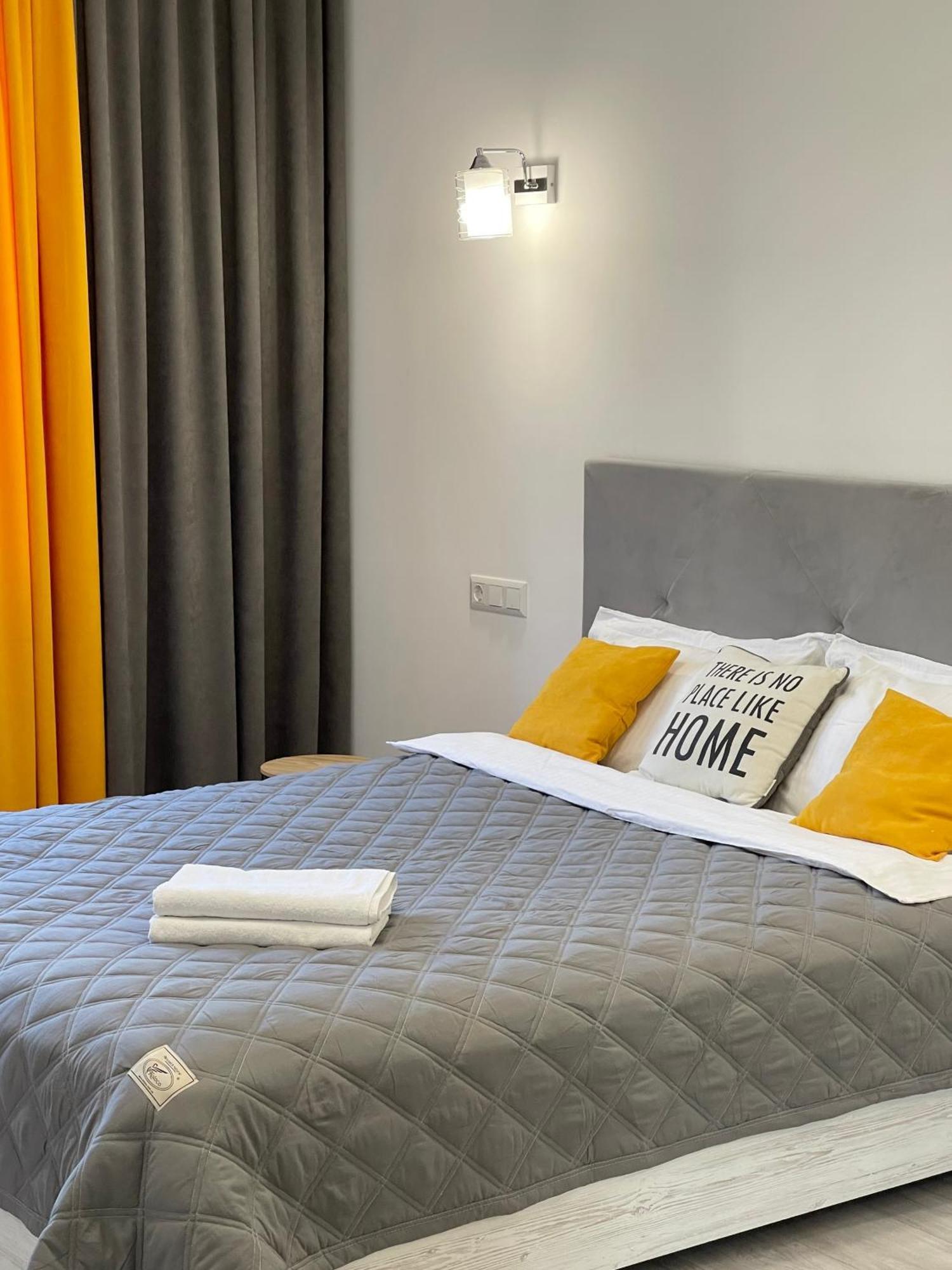 Sunny Home Apartments Апартаменти У Новобудові Поряд Медичний Центр Angelholm Дуже Чисто! Çernivtsi Dış mekan fotoğraf
