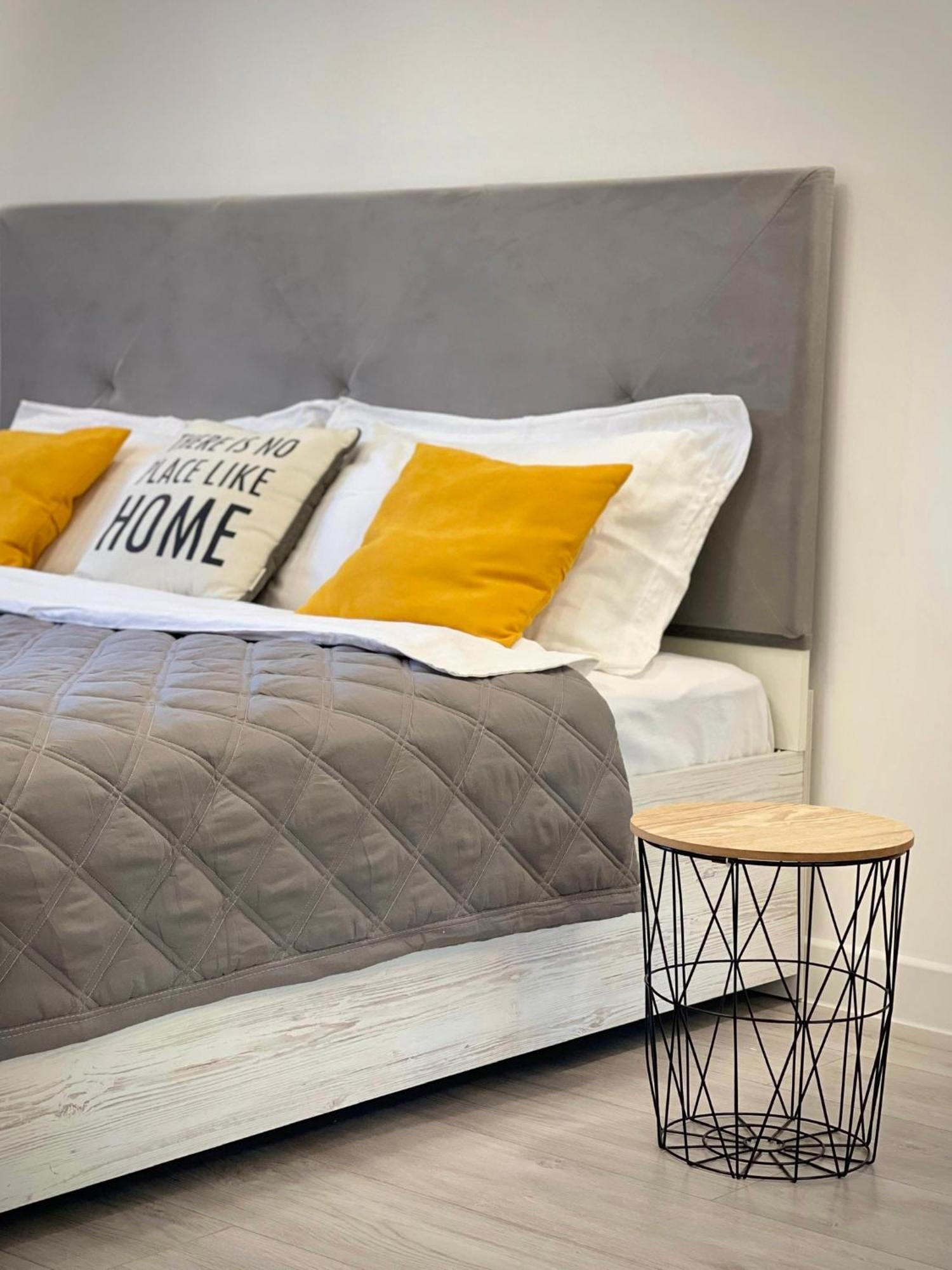 Sunny Home Apartments Апартаменти У Новобудові Поряд Медичний Центр Angelholm Дуже Чисто! Çernivtsi Dış mekan fotoğraf