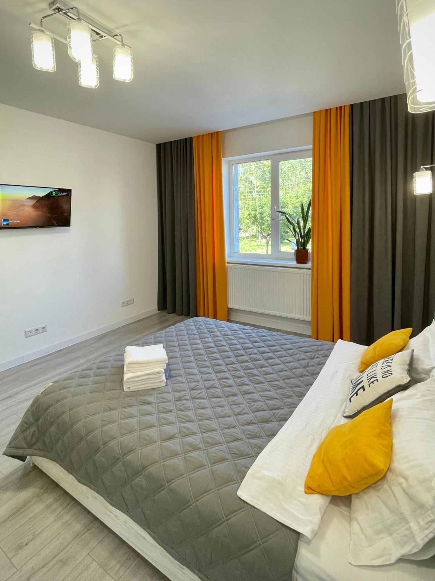 Sunny Home Apartments Апартаменти У Новобудові Поряд Медичний Центр Angelholm Дуже Чисто! Çernivtsi Dış mekan fotoğraf