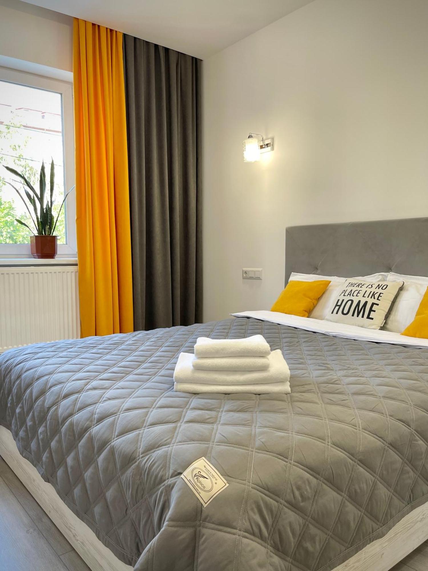 Sunny Home Apartments Апартаменти У Новобудові Поряд Медичний Центр Angelholm Дуже Чисто! Çernivtsi Dış mekan fotoğraf