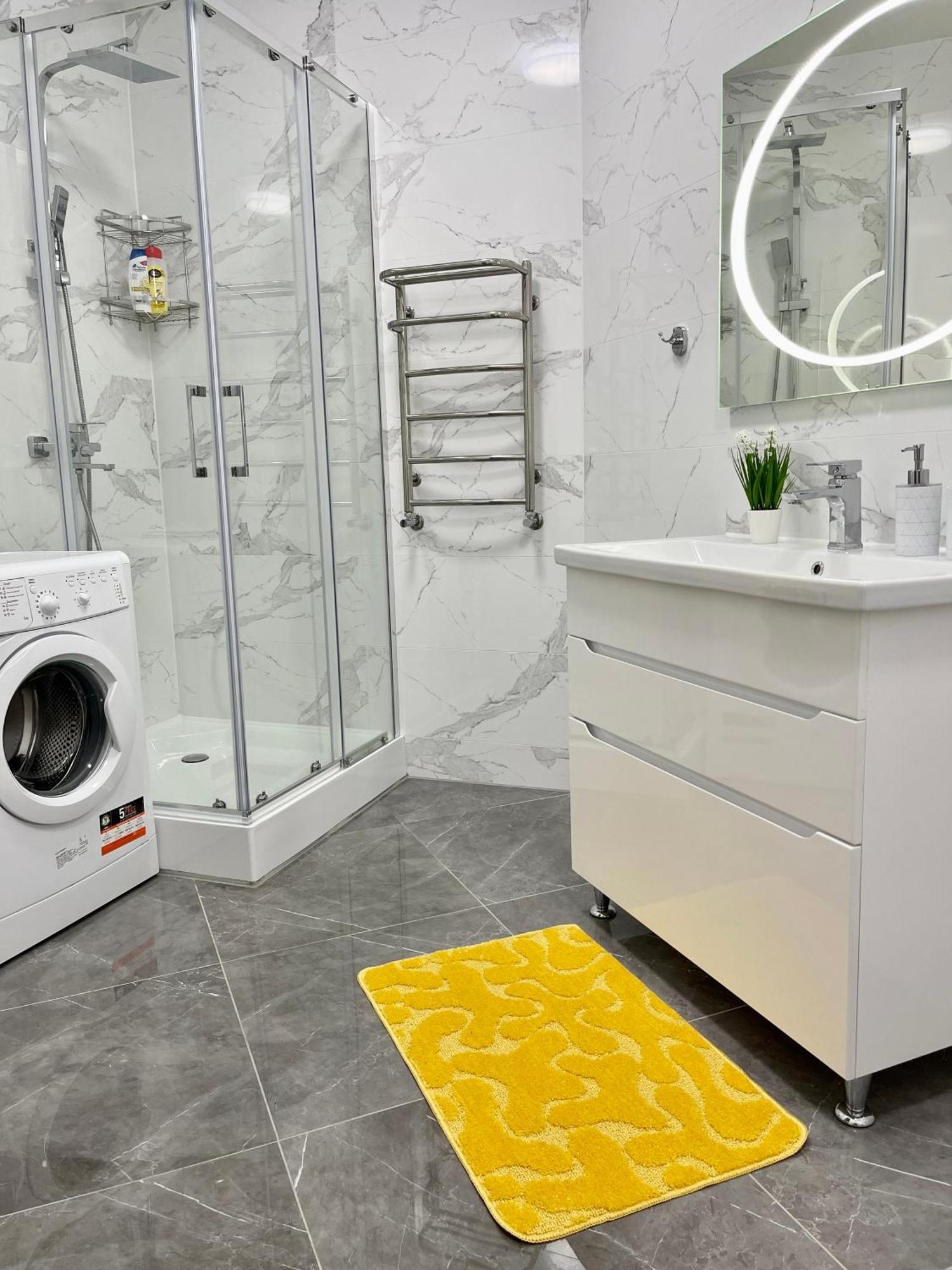 Sunny Home Apartments Апартаменти У Новобудові Поряд Медичний Центр Angelholm Дуже Чисто! Çernivtsi Dış mekan fotoğraf